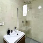 42 Modern Loft Top Location Laureles Medellin